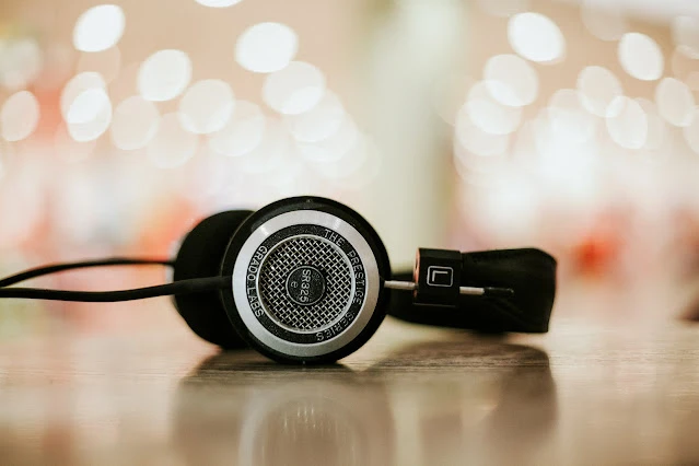 Photo by <a href="https://unsplash.com/@duck58cth?utm_source=unsplash&utm_medium=referral&utm_content=creditCopyText">Alphacolor</a> on <a href="https://unsplash.com/s/photos/headphones?utm_source=unsplash&utm_medium=referral&utm_content=creditCopyText">Unsplash</a>